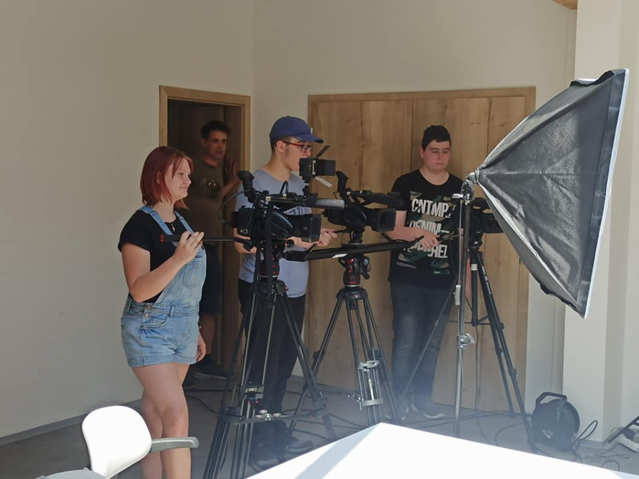 School Press Club school newspaper easily and quickly